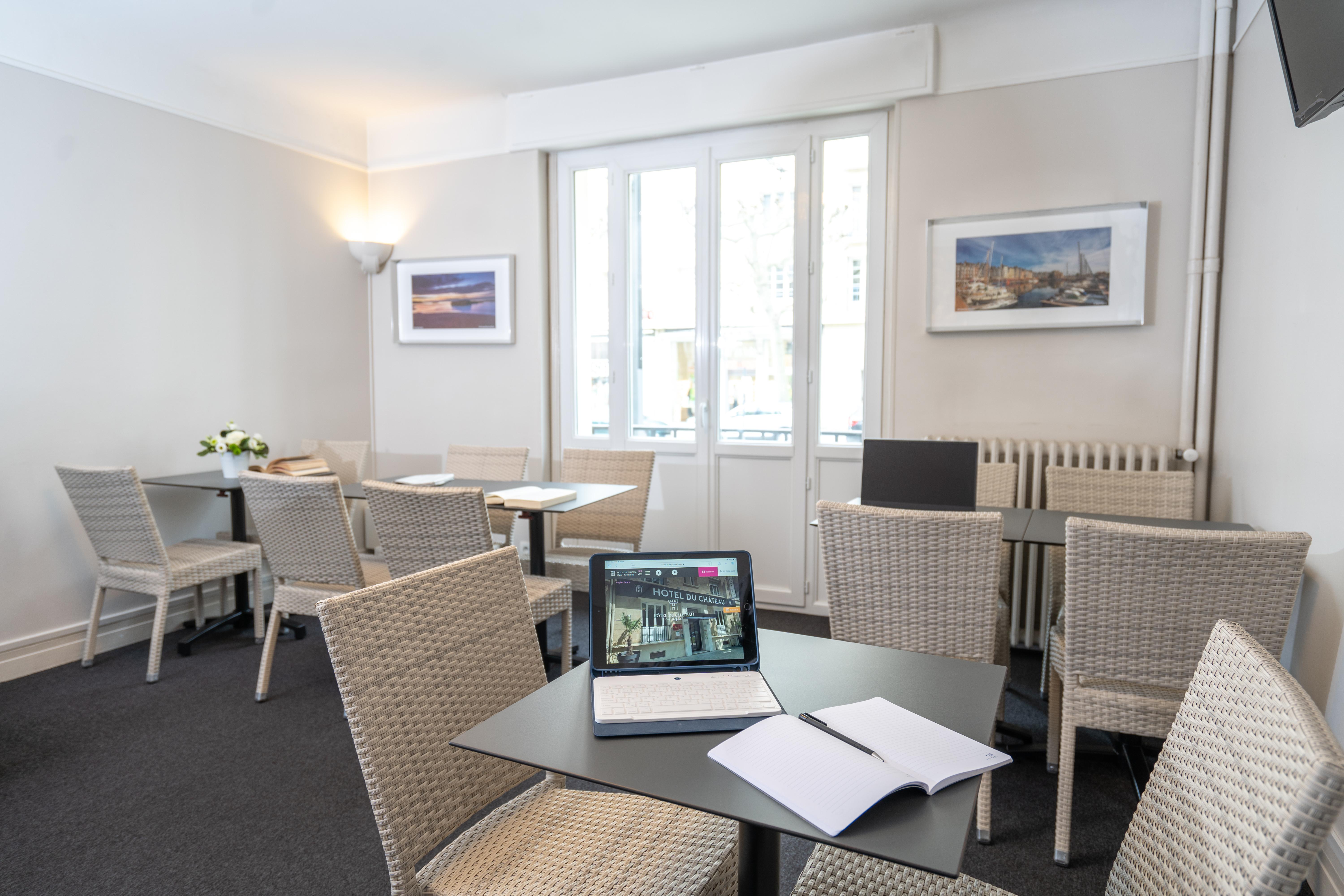 Logis Hotel Du Chateau ก็อง ภายนอก รูปภาพ