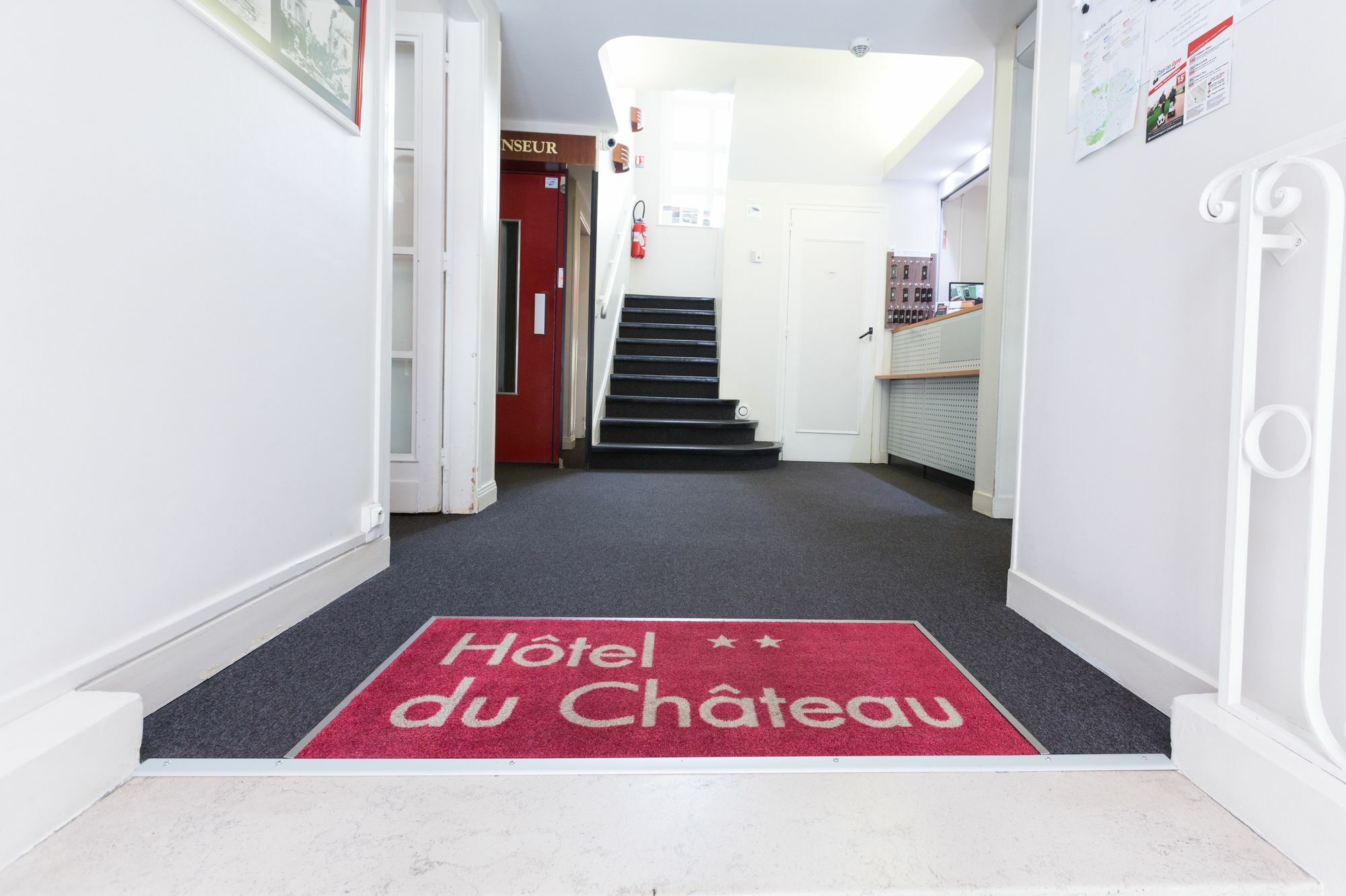 Logis Hotel Du Chateau ก็อง ภายนอก รูปภาพ