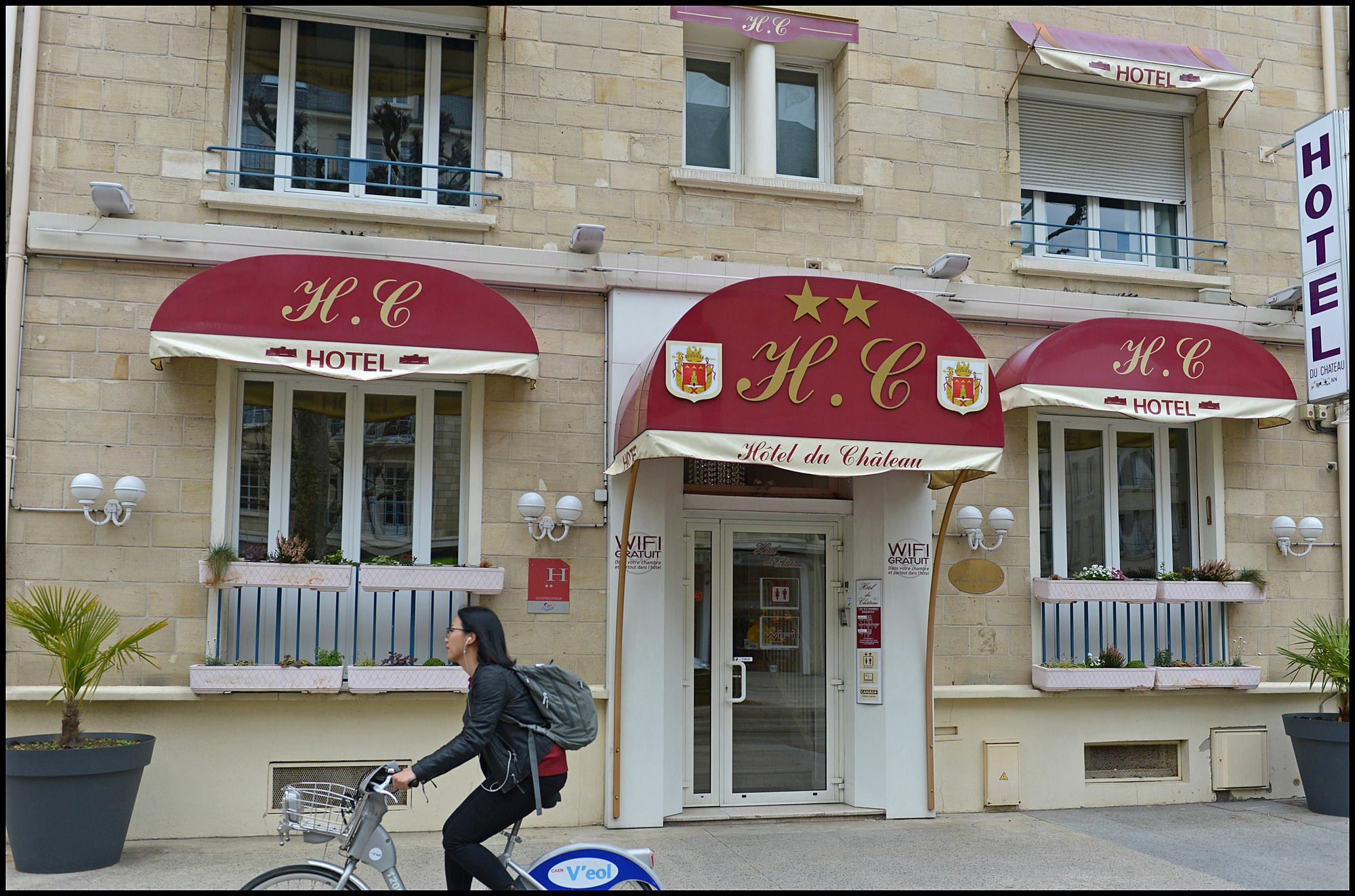 Logis Hotel Du Chateau ก็อง ภายนอก รูปภาพ